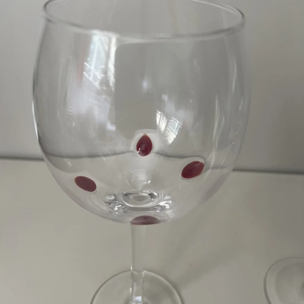 Vintage Set‎ of 2 Pier 1 One Red Swirl Line Dot Balloon Wine Glasses 9 1/2